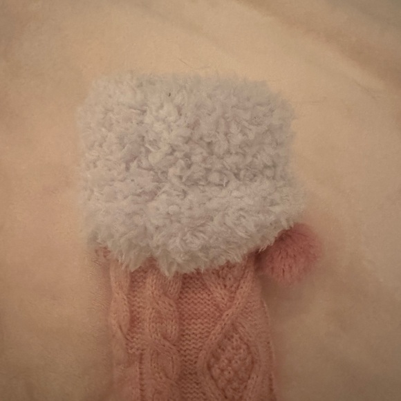 UGG Knit Pink Socks/ fits sizes 6-8. Worn once. - Picture 3 of 3